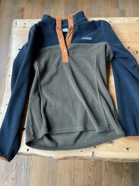 Olive Green Women's Columbia Fleece